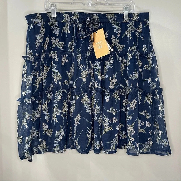 NWT Vero Moda Skirt Floral Ruffle Frill ‘Milla’ Navy Vero Moda Curve Size 16 - Picture 3 of 8